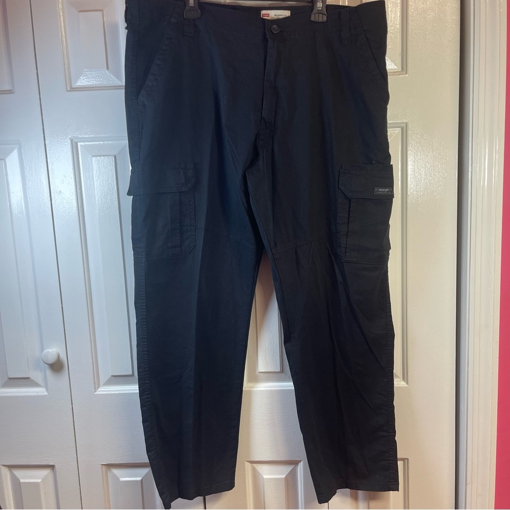 42x30 Mens Wrangler Flex for Comfort Pant Relaxed Fit Black‎ Cargo NWT M15
